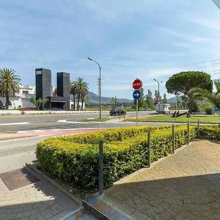 V017 - Porto Marina Roses